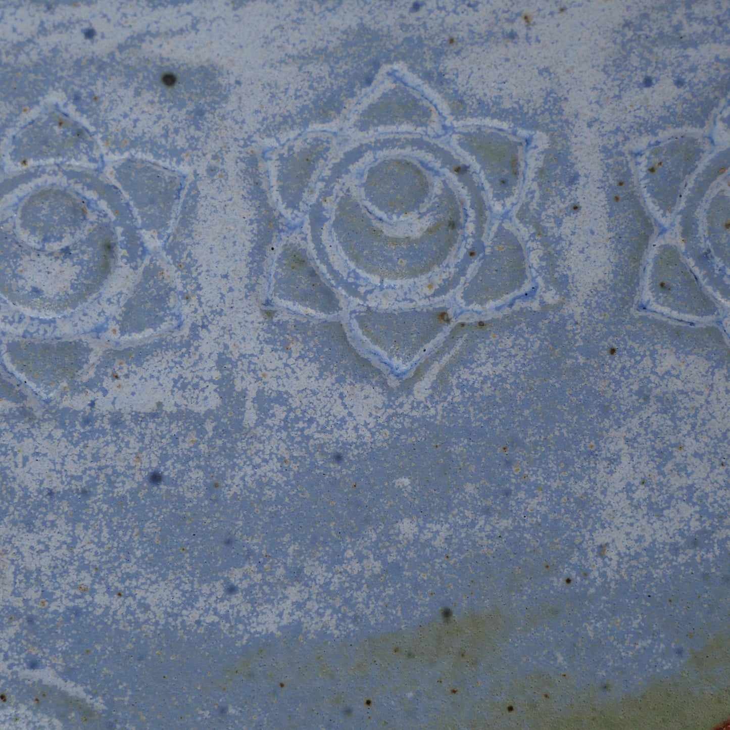 River Rock Midfire Glaze - Blue Lace Agate