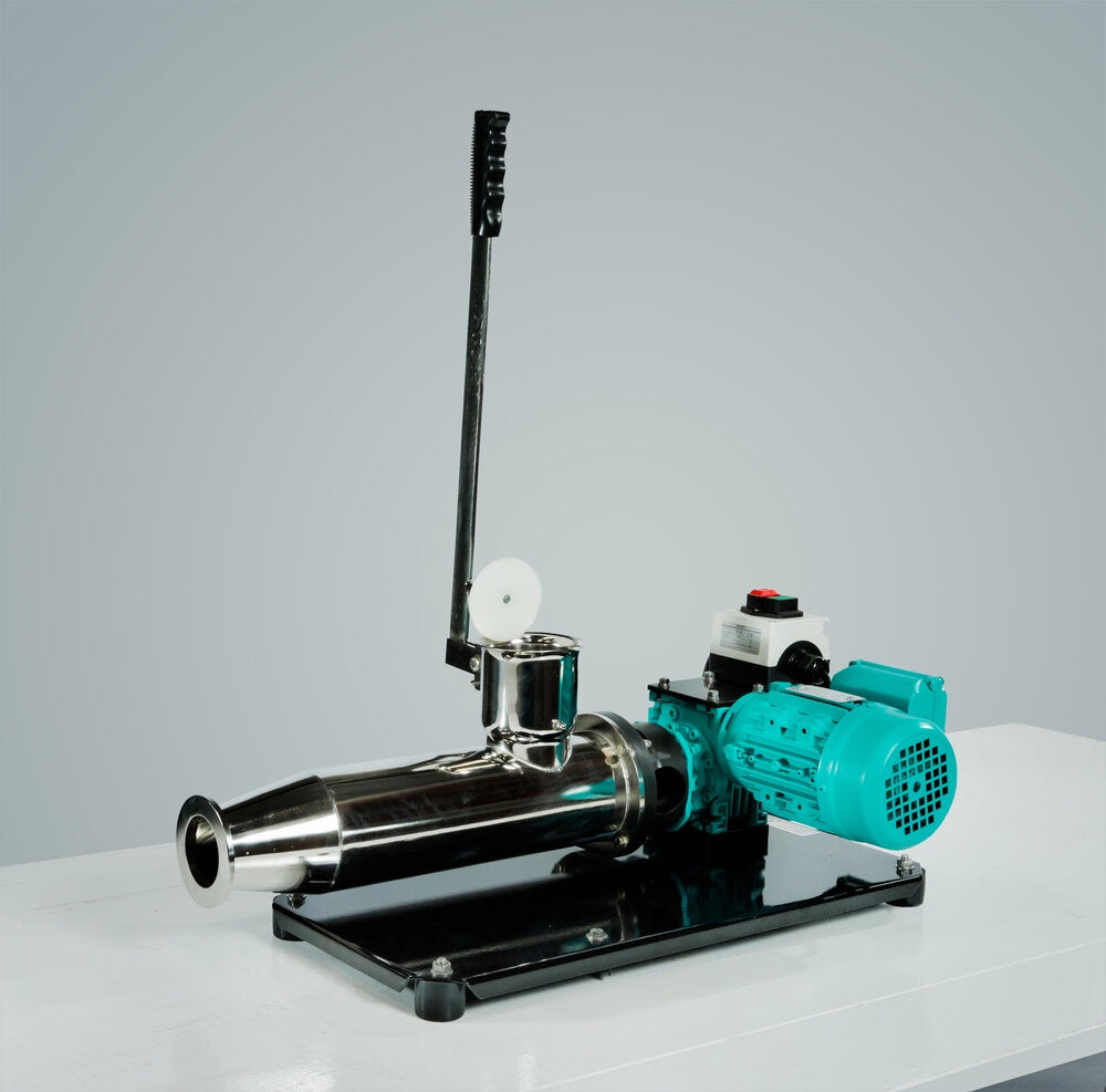 Venco pugmill mini on display table